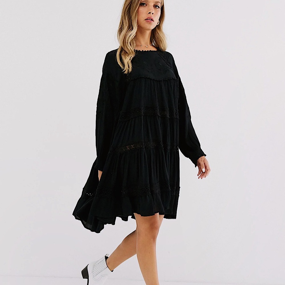 ❌SOLD❌ FREE PEOPLE Mini Dress Piece of Your Heart Tiered Beautiful Black Lace 🖤 - Picture 3 of 15